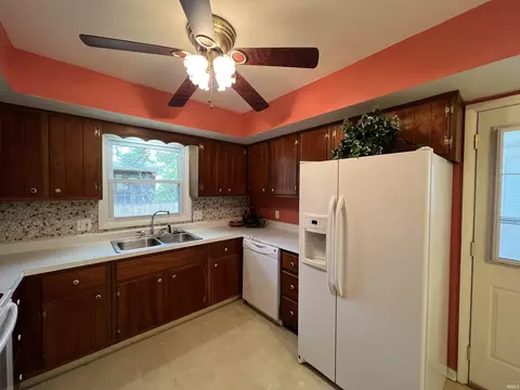 2104 E Queens Way, Bloomington, IN 47401 photo 9