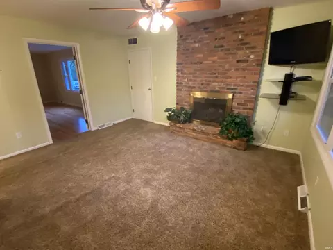 2104 E Queens Way, Bloomington, IN 47401 photo 4