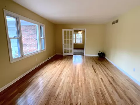 2104 E Queens Way, Bloomington, IN 47401 photo 6
