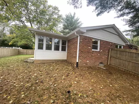 2104 E Queens Way, Bloomington, IN 47401 photo 12