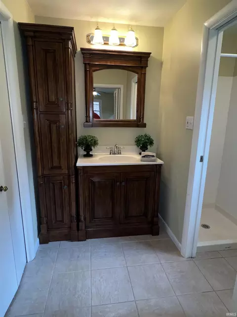 2104 E Queens Way, Bloomington, IN 47401 photo 17
