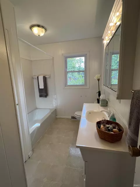 2104 E Queens Way, Bloomington, IN 47401 photo 24