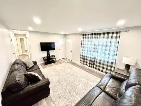 4109 W Doyle Ave, Bloomington, IN 47403 photo 3