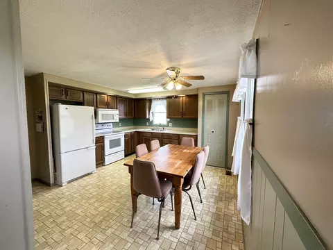 124 W Jackson St, Monroe, IN 46772 photo 7