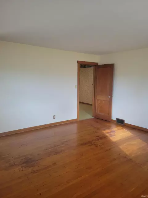 332 E 10th St, Ferdinand, IN 47532 photo 3