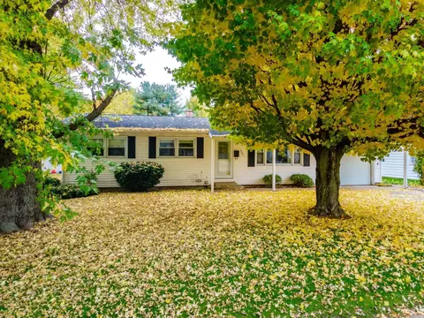 605 Pleasant Ln, Lagrange, IN 46761 photo 2