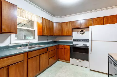 605 Pleasant Ln, Lagrange, IN 46761 photo 6