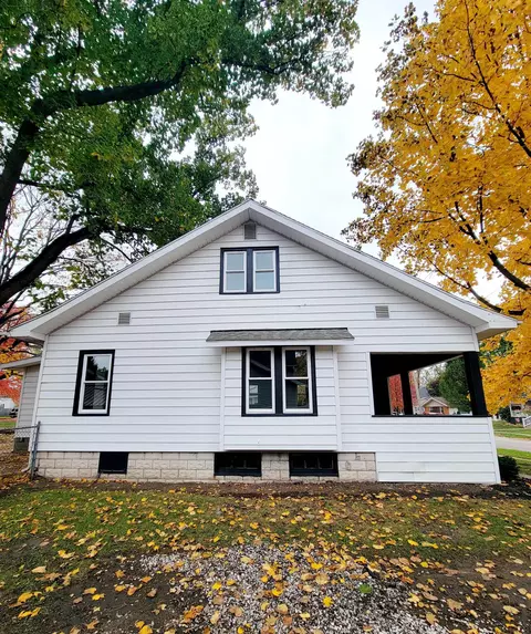 501 E Centennial St, Nappanee, IN 46550 photo 4