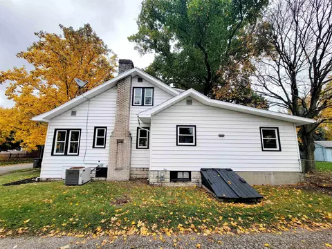 501 E Centennial St, Nappanee, IN 46550 photo 5