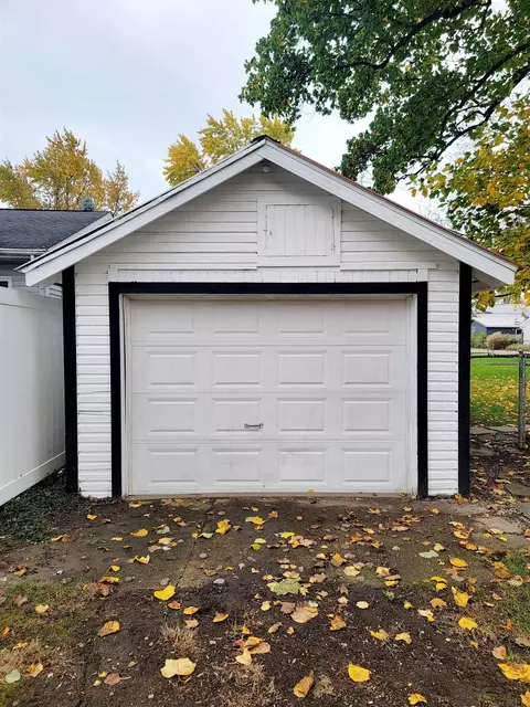 501 E Centennial St, Nappanee, IN 46550 photo 9