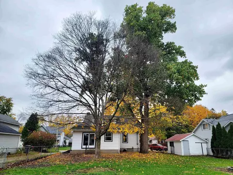 501 E Centennial St, Nappanee, IN 46550 photo 1