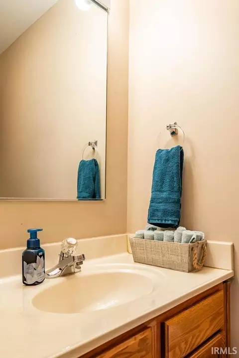 2124 S Azalea Ln, Bloomington, IN 47401 photo 8