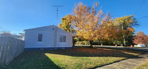 1012 E 11th St, Bicknell, IN 47512 photo 5