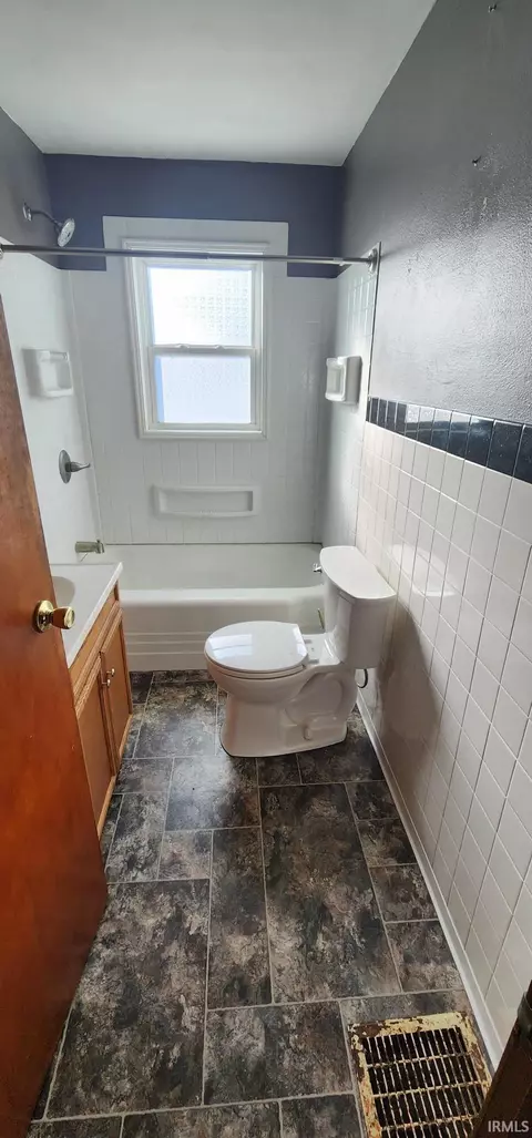 1012 E 11th St, Bicknell, IN 47512 photo 8