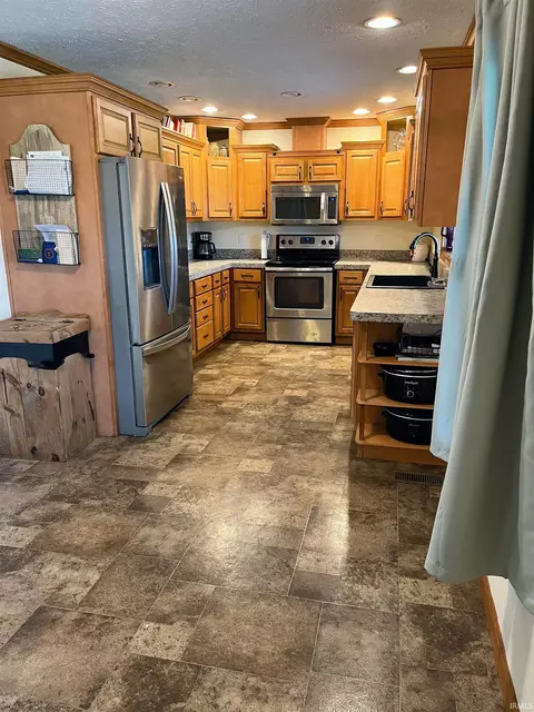 326 E 775 N, Hazleton, IN 47640 photo 8
