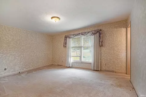 16734 Hampton Dr, Granger, IN 46530 photo 7