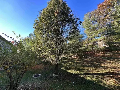711 E Bayberry Ct, Bloomington, IN 47401 photo 5