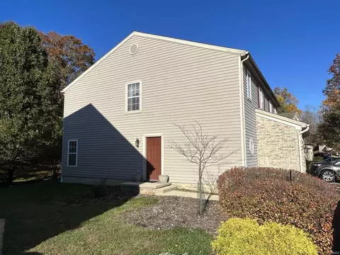 711 E Bayberry Ct, Bloomington, IN 47401 photo 3