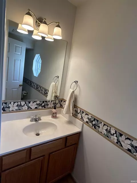 711 E Bayberry Ct, Bloomington, IN 47401 photo 17