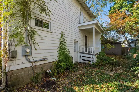 326 W 5th St, Auburn, IN 46706 photo 6