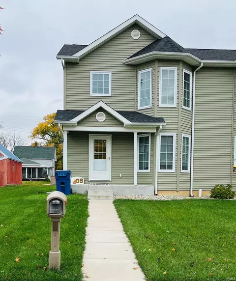 205 E Maple St, Bremen, IN 46506 photo 1
