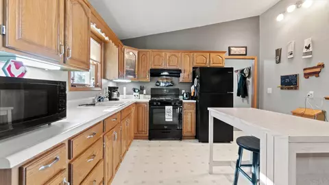 4711 E Cardinal Dr, Syracuse, IN 46567 photo 9