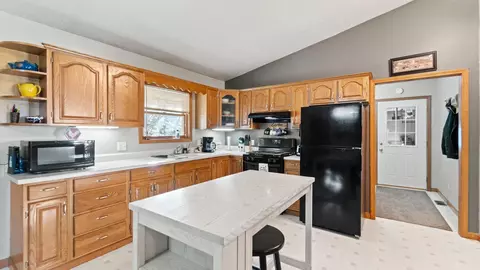 4711 E Cardinal Dr, Syracuse, IN 46567 photo 6