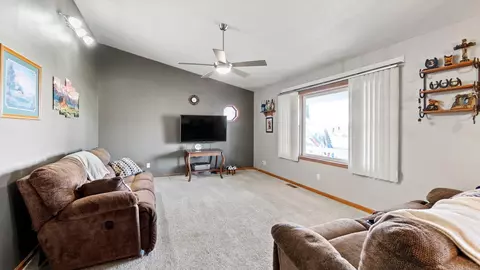 4711 E Cardinal Dr, Syracuse, IN 46567 photo 3