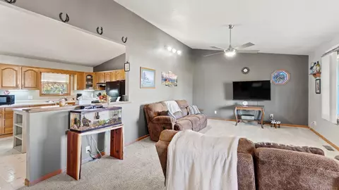 4711 E Cardinal Dr, Syracuse, IN 46567 photo 4