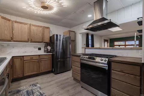 256 E Maple St, Wabash, IN 46992 photo 8