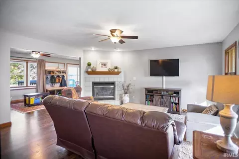 233 Daisy Ln, Jasper, IN 47546 photo 3