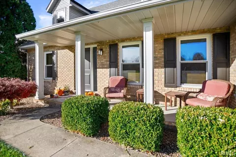 233 Daisy Ln, Jasper, IN 47546 photo 2