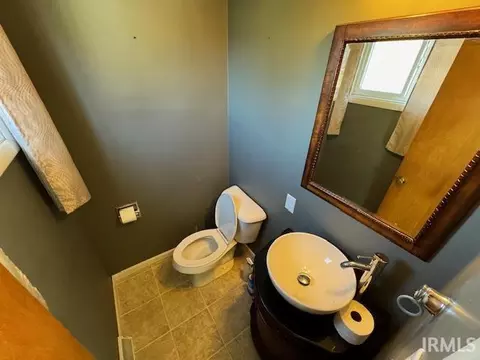 808 Fourth St, Howe, IN 46746 photo 7