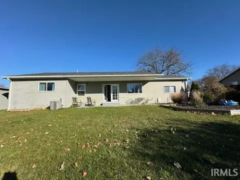 808 Fourth St, Howe, IN 46746 photo 2