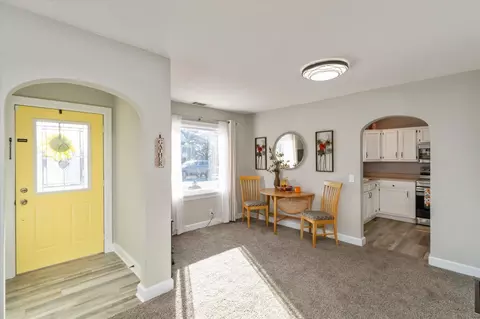 316 E Sherman St, Windfall, IN 46076 photo 6