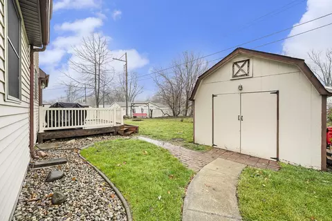 706 E John St, Nappanee, IN 46550 photo 19