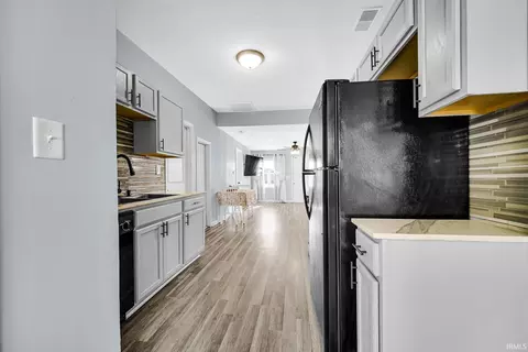 223 Ewing Ave, South Bend, IN 46613 photo 9