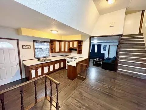 107 E Sunset Dr, Bourbon, IN 46504 photo 3