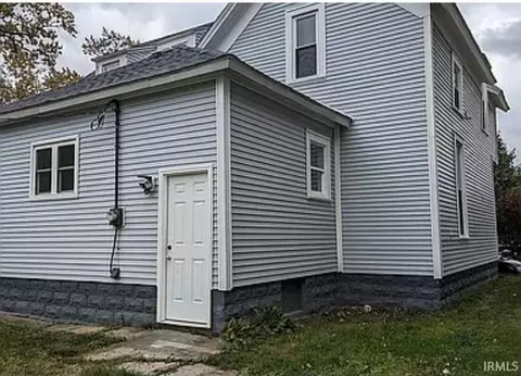 132 E 6th St, Peru, IN 46970 photo 5