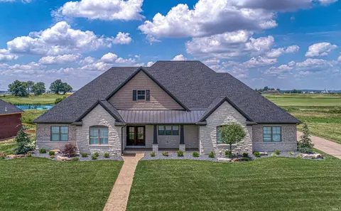 18422 Whitfield Ct, Evansville, IN 47725