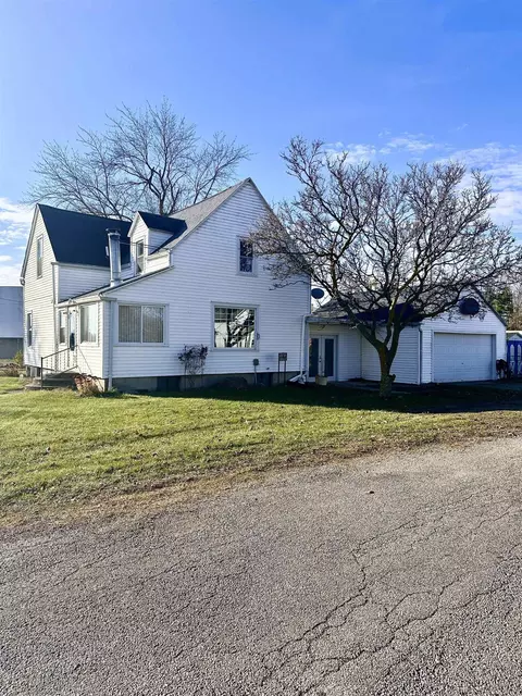 16606 Swank St, Yoder, IN 46798 photo 2