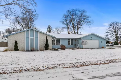 701 E 3rd St, Auburn, IN 46706 photo 2