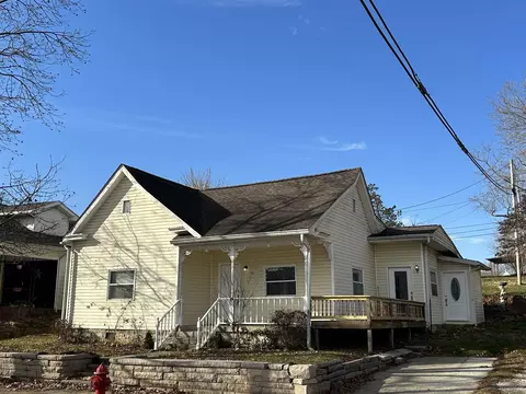 2003 I St, Bedford, IN 47421 photo 1
