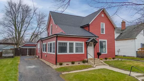 154 Ferry St, Wabash, IN 46992 photo 2