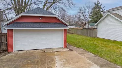 154 Ferry St, Wabash, IN 46992 photo 3