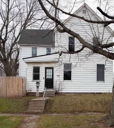 392 E Main St, Wabash, IN 46992 photo 2