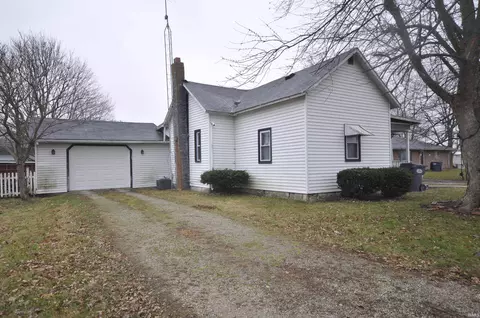 610 N Pursley St, Farmland, IN 47340