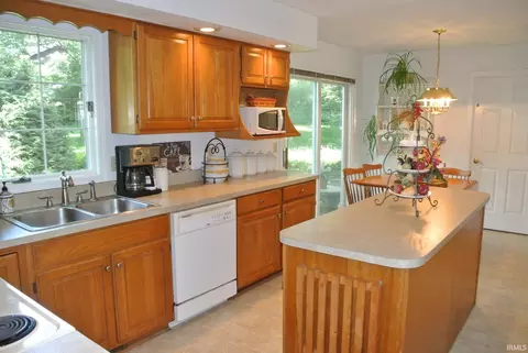 50618 Geranium Ct, Granger, IN 46530 photo 13