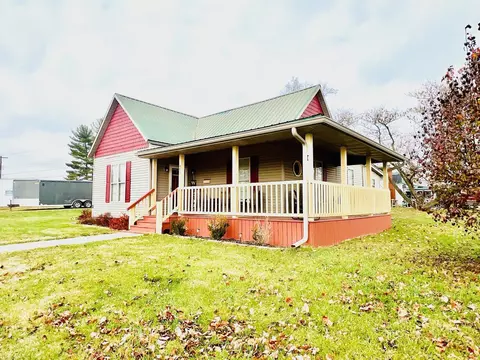 901 W Grissom Ave, Mitchell, IN 47446 photo 3