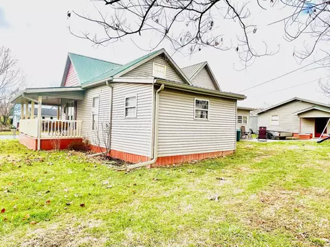 901 W Grissom Ave, Mitchell, IN 47446 photo 6